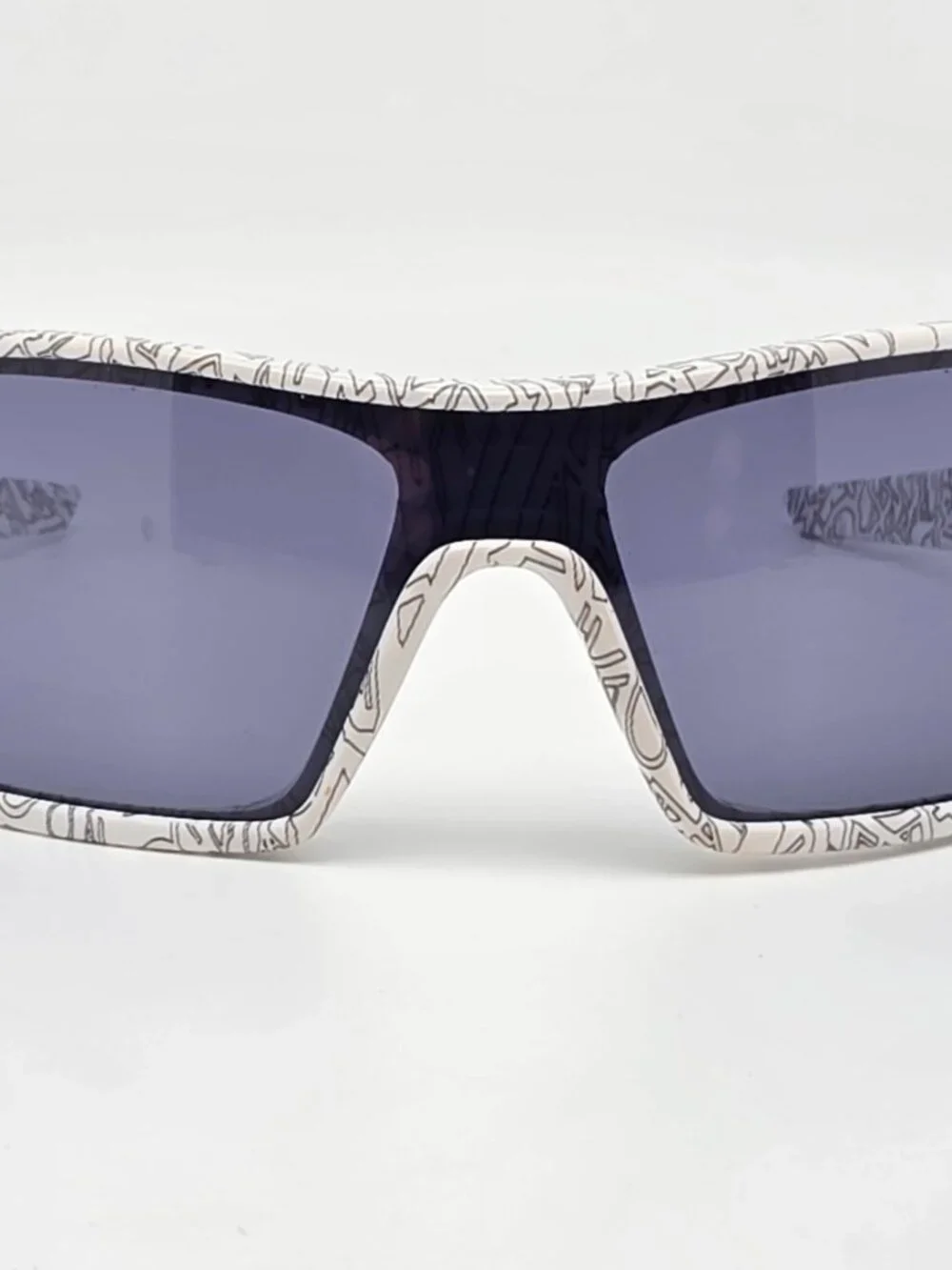 Oakley 03-461 Oil Rig II White Ghost Text Frame Grey Lens Shield Sunglasses 125